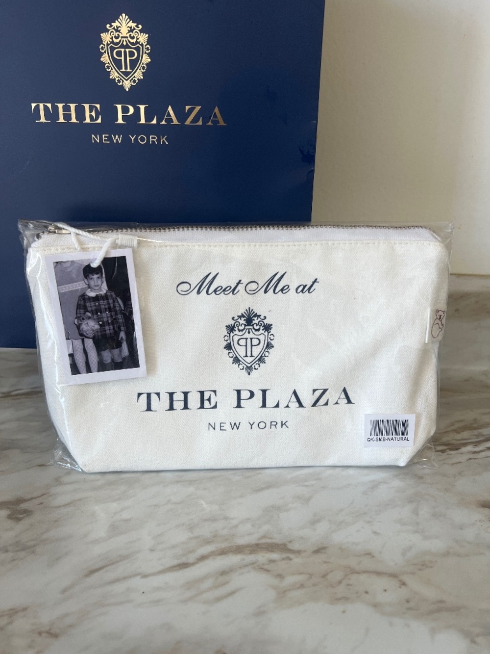 🪞 NWT The plaza logo natural carrying travel compact zip up pouch